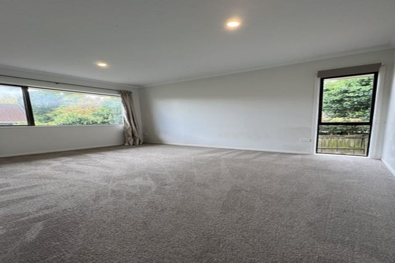 Photo of property in 16 Loloma Drive, Half Moon Bay, Auckland, 2012