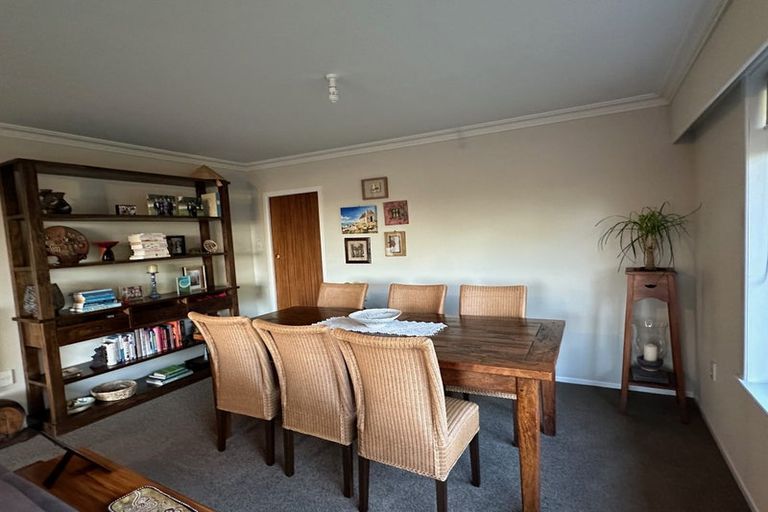 Photo of property in 66 Braid Road, St Andrews, Hamilton, 3200