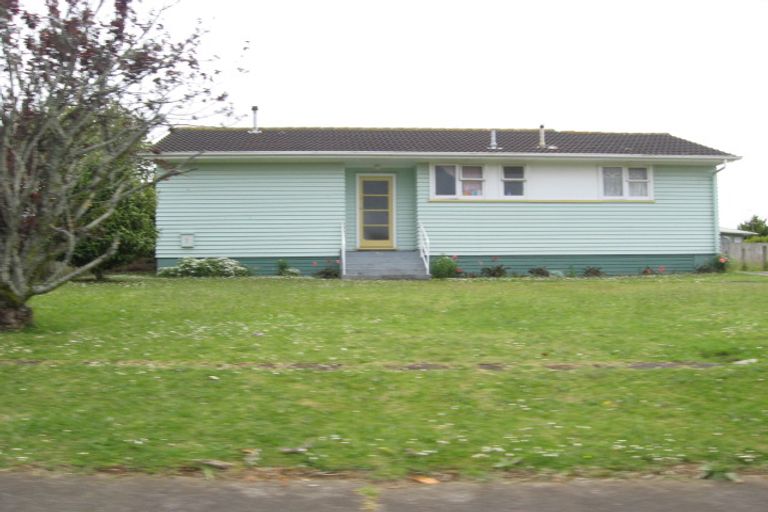 Photo of property in 70 Heyford Close, Mangere, Auckland, 2022