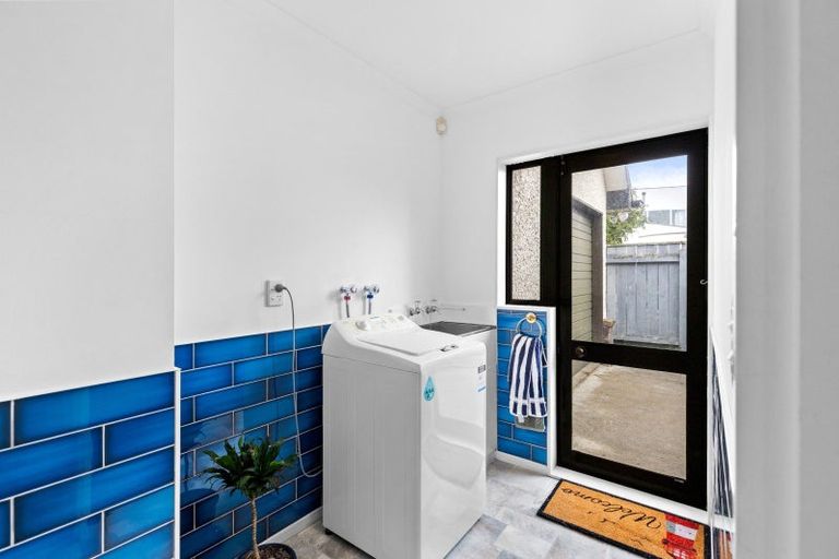 Photo of property in 9 Clearview Drive, Milson, Palmerston North, 4414