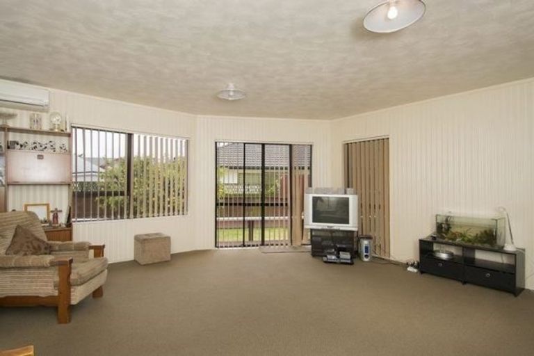 Photo of property in 2/47 Girven Road, Mount Maunganui, 3116