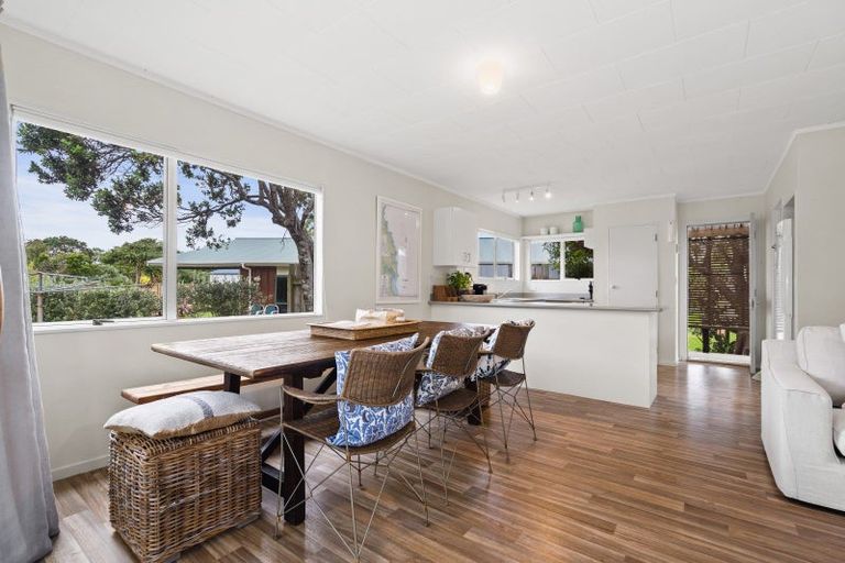 Photo of property in 8 Ringer Avenue, Matapouri, Whangarei, 0173