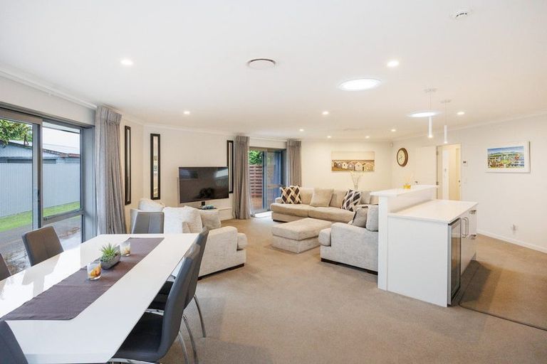 Photo of property in 27 Titoki Street, Palmerston North, 4414