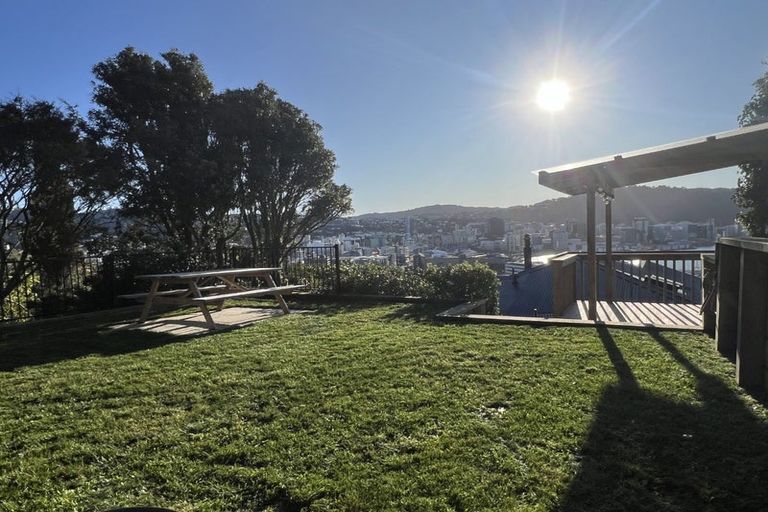 Photo of property in 11 Mcintyre Avenue, Mount Victoria, Wellington, 6011
