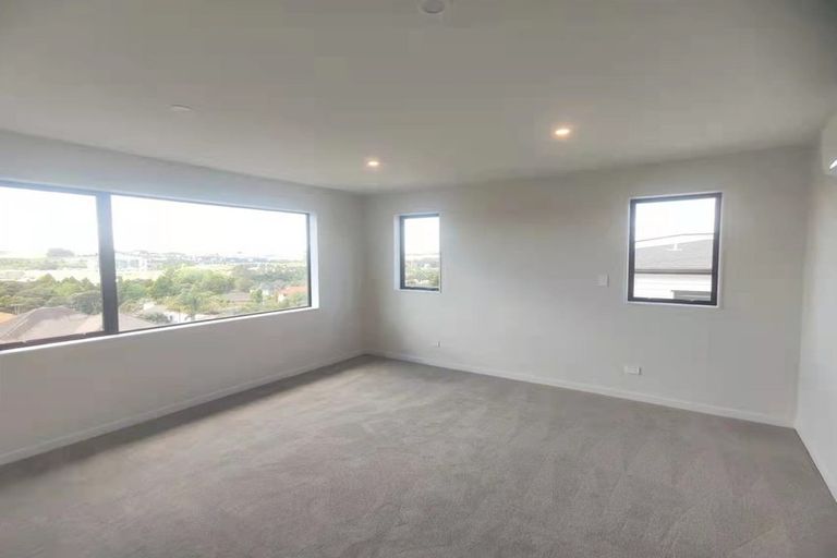 Photo of property in 15c Living Stream Road, Albany Heights, Auckland, 0632