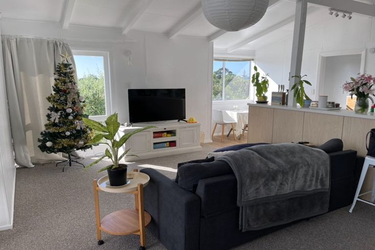 Photo of property in 25 Hemara Street, Waikanae Beach, Waikanae, 5036