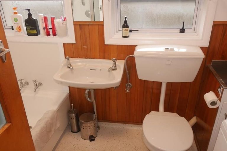 Photo of property in 1 Aurora Street, Petone, Lower Hutt, 5012