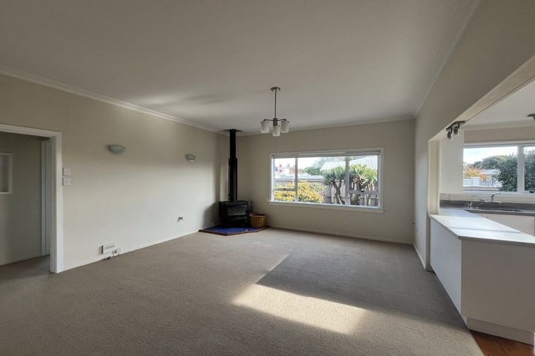 Photo of property in 25 Belt Road, Moturoa, New Plymouth, 4310