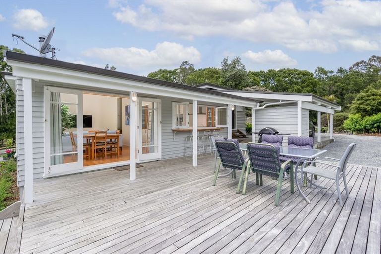 Photo of property in 315 Muriwai Road, Waimauku, 0881