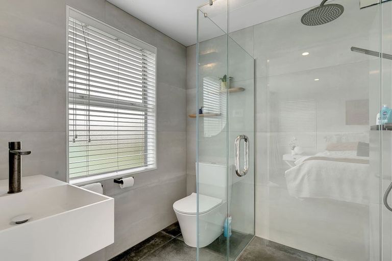 Photo of property in 13a Main Road, Titahi Bay, Porirua, 5022