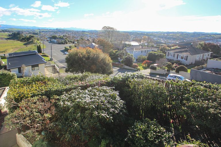 Photo of property in 12 Selwyn Street, South Hill, Oamaru, 9400