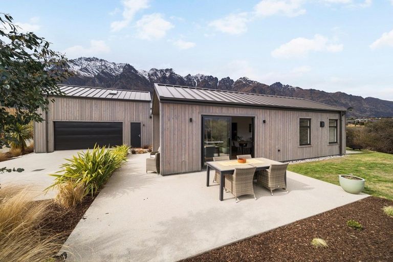 Photo of property in 5 Durness Court, Jacks Point, Queenstown, 9371