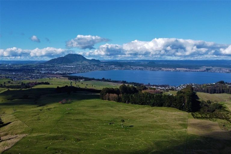 Photo of property in 40 Trig Hill, Acacia Bay, Taupo, 3385