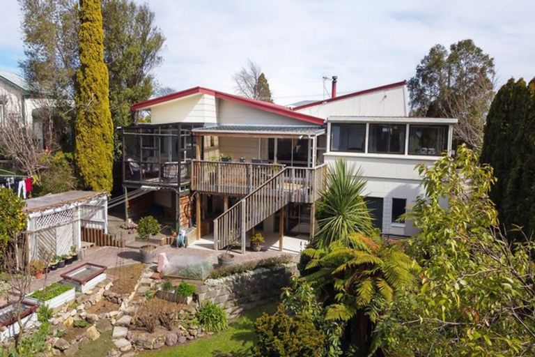 Photo of property in 8 Chamberlain Street, Dannevirke, 4930