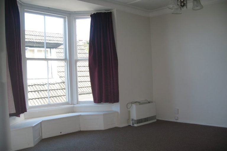 Photo of property in 3-5 Knoll Street, Island Bay, Wellington, 6023