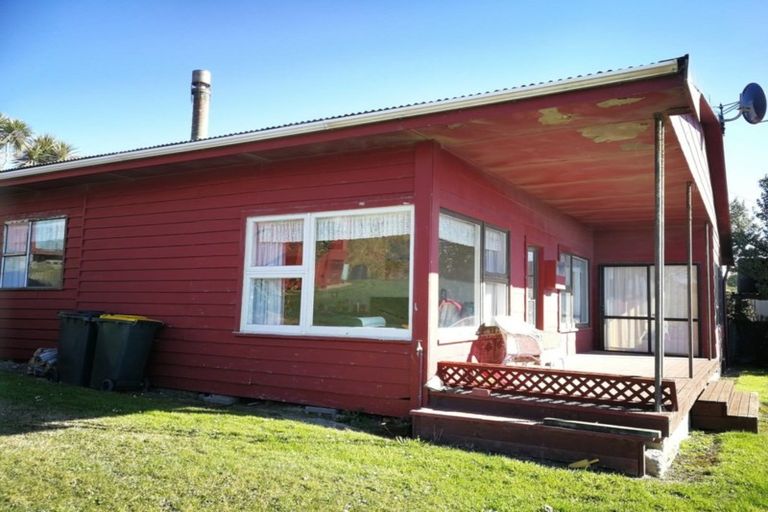 Photo of property in 3 Esplanade, Kaka Point, 9271