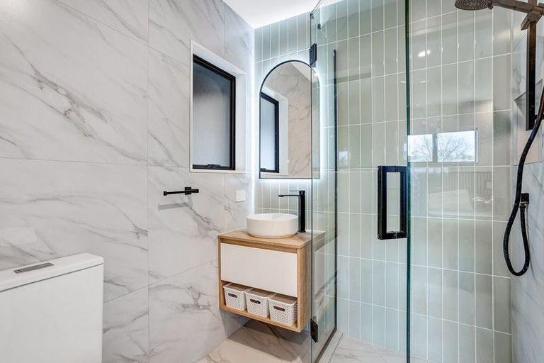 Photo of property in 2/9 Eastwood Rise, Browns Bay, Auckland, 0630