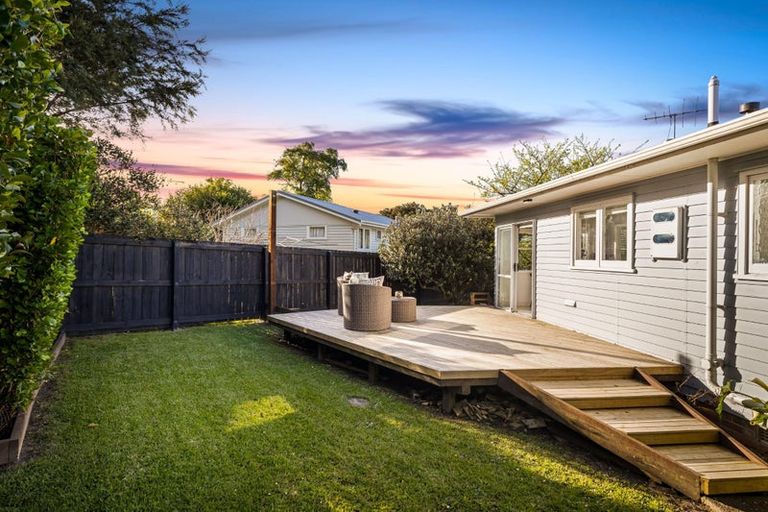 Photo of property in 1/86 Tirimoana Road, Te Atatu South, Auckland, 0602