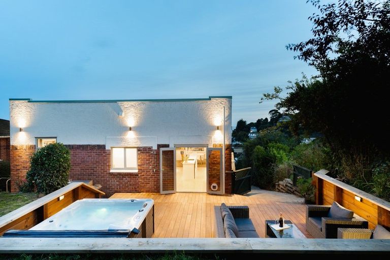 Photo of property in 28 Seaview Terrace, Kew, Dunedin, 9012