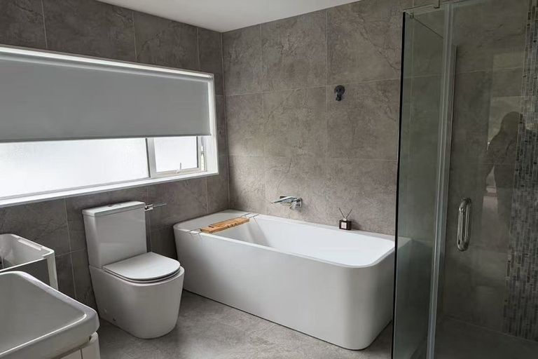 Photo of property in 11 Falcon Crescent, Hobsonville, Auckland, 0618