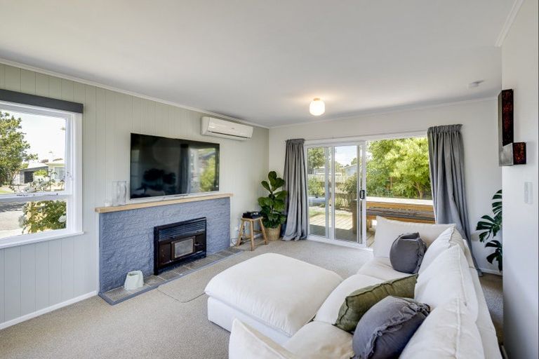 Photo of property in 21 Davidson Avenue, Pirimai, Napier, 4112