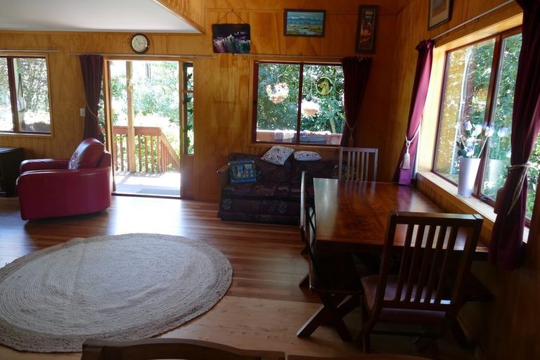 Photo of property in 4 George Street, Murchison, 7007