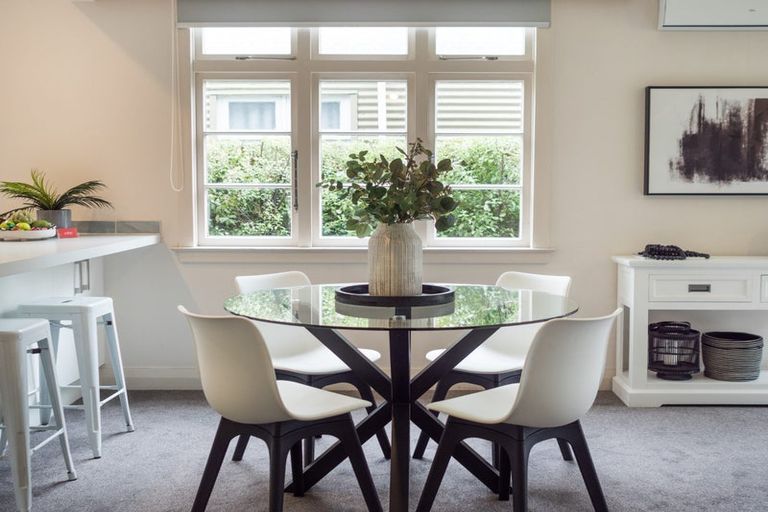 Photo of property in 32 Pahiatua Street, Hokowhitu, Palmerston North, 4410