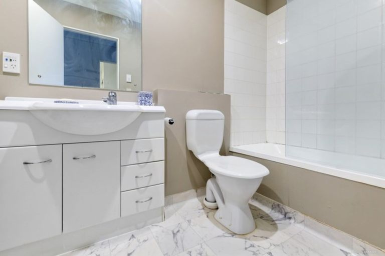 Photo of property in Terrace Heights Apartments, 12d/163 The Terrace, Wellington Central, Wellington, 6011