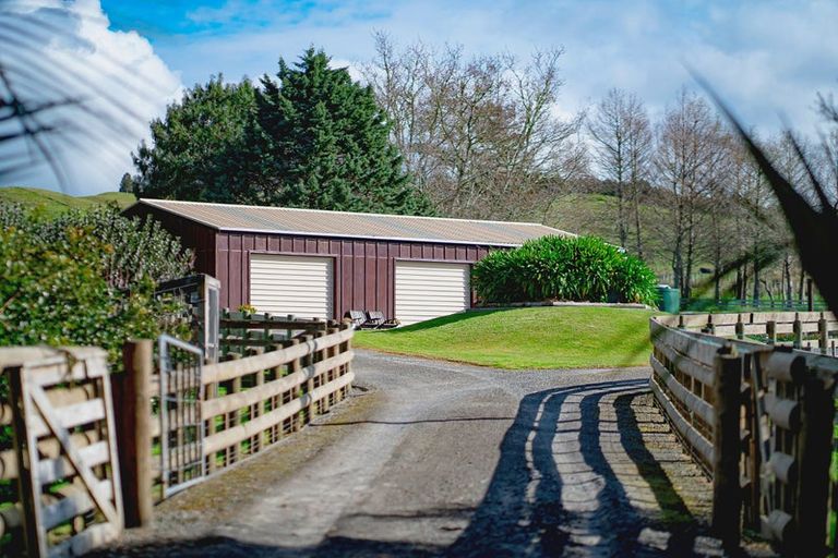 Photo of property in 309 Monowai Road, Wainui, Silverdale, 0994