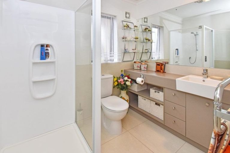 Photo of property in 9 Pickaberry Avenue, Karaka, Papakura, 2113