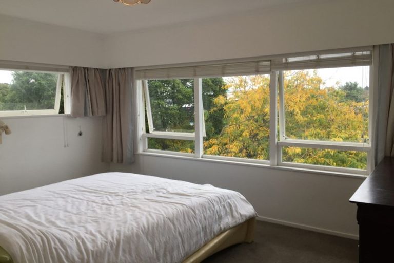 Photo of property in 38 Marlborough Avenue, Glenfield, Auckland, 0629