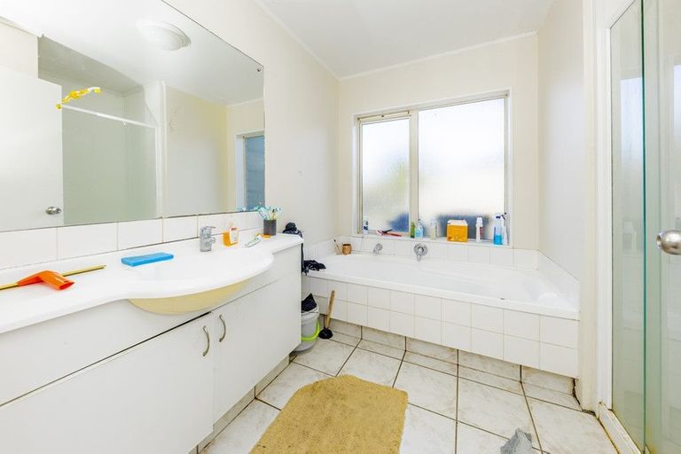 Photo of property in 19 Senator Drive, Manurewa, Auckland, 2105