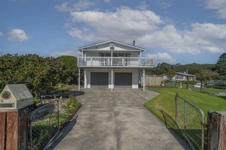 Photo of property in 119 Huaroa Street, Coromandel, 3506