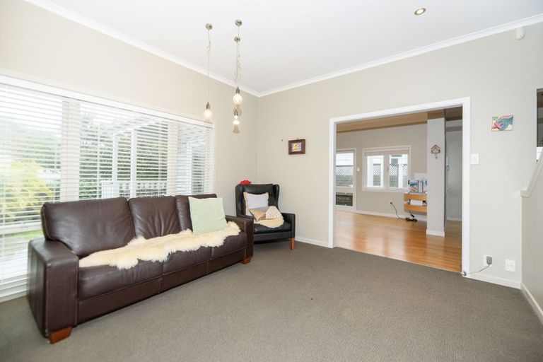 Photo of property in 2a Sylvan Park Avenue, Milford, Auckland, 0620