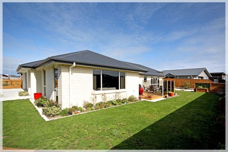 Photo of property in 25 Forbes Road, Foxton Beach, Foxton, 4815