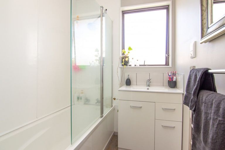 Photo of property in 6 Robinson Crescent, Westbrook, Palmerston North, 4412