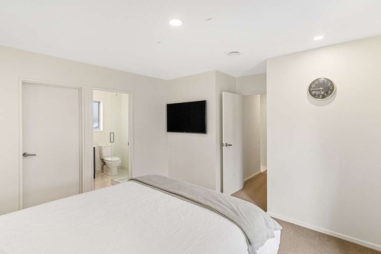 Photo of property in 15 Little Oaks Drive, Yaldhurst, Christchurch, 8042