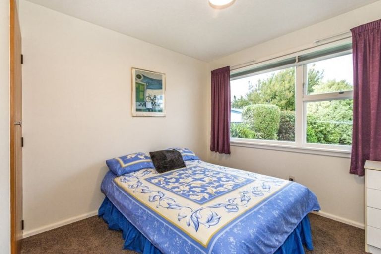 Photo of property in 39 Lake Terrace Road, Burwood, Christchurch, 8061