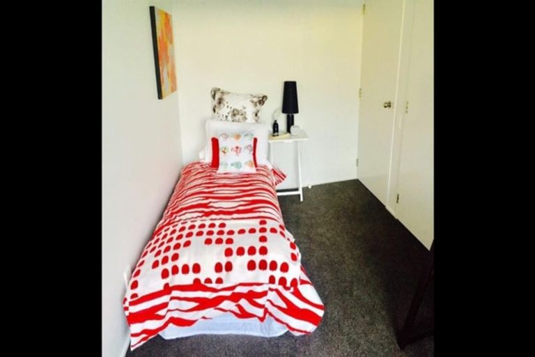 Photo of property in 2/19 Wai Iti Place, Clendon Park, Auckland, 2103