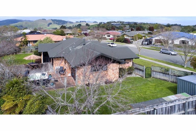 Photo of property in 10 Hollybush Drive, Brightwater, 7022