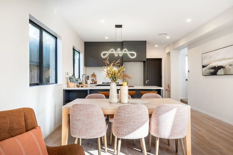 Photo of property in 21e Montgomery Avenue, Belmont, Auckland, 0622