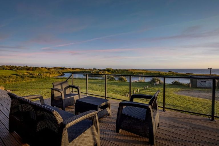 Photo of property in 21 Rosemount Road, Waverley, 4591