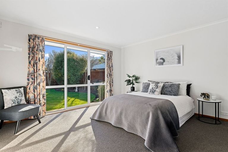 Photo of property in 10 Beauford Place, Parklands, Christchurch, 8083