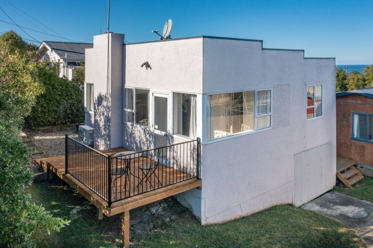 Photo of property in 2 Queen Street, Brighton, Dunedin, 9035