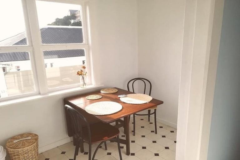 Photo of property in 10 Prince Street, Mount Victoria, Wellington, 6011