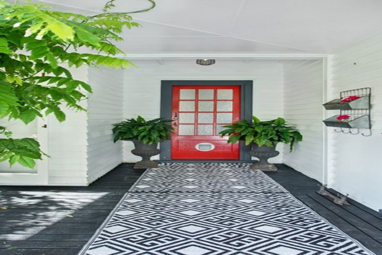 Photo of property in 6 Beresford Street, Russell, 0202