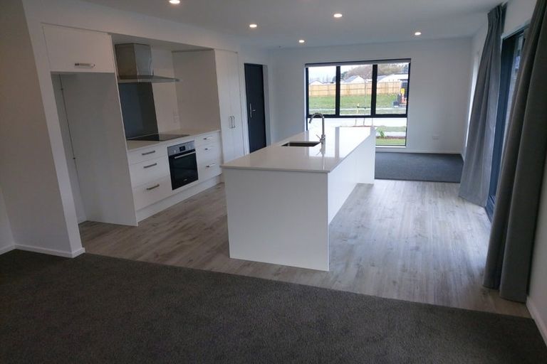 Photo of property in 27 Timara Crescent, Marshland, Christchurch, 8083