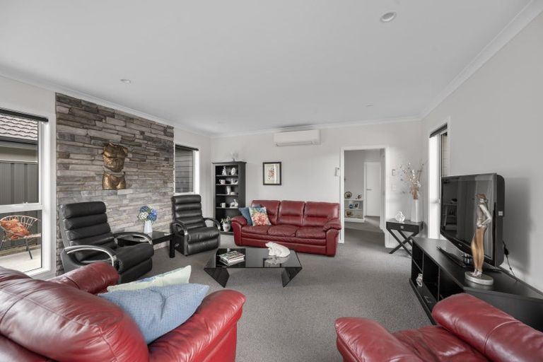 Photo of property in 8 Rakaia Way, Poraiti, Napier, 4112