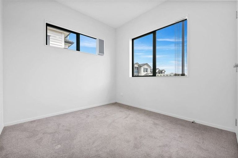 Photo of property in 83 Drumbuoy Drive, Flat Bush, Auckland, 2019