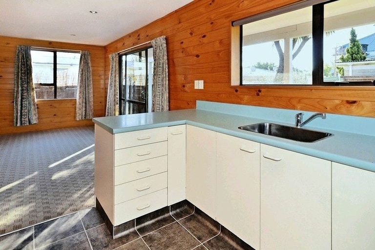 Photo of property in 1/50 Avalon Street, Richmond, Christchurch, 8013